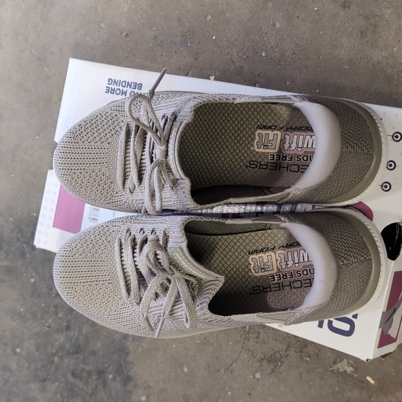 Skechers Women's Hands Free Swift Fit Slip On - Picture 4 of 11